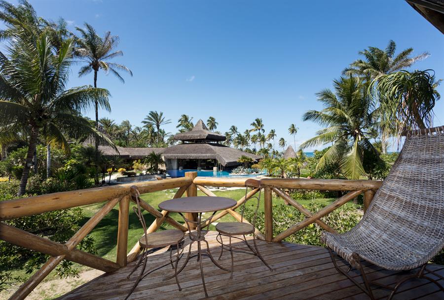 Deck privativo da Casa Principal com vista para a piscina